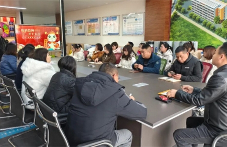 共啟新程,全力奮進——湖北雨晴防水集團2025年開年開戰集訓賦能會議成功舉辦